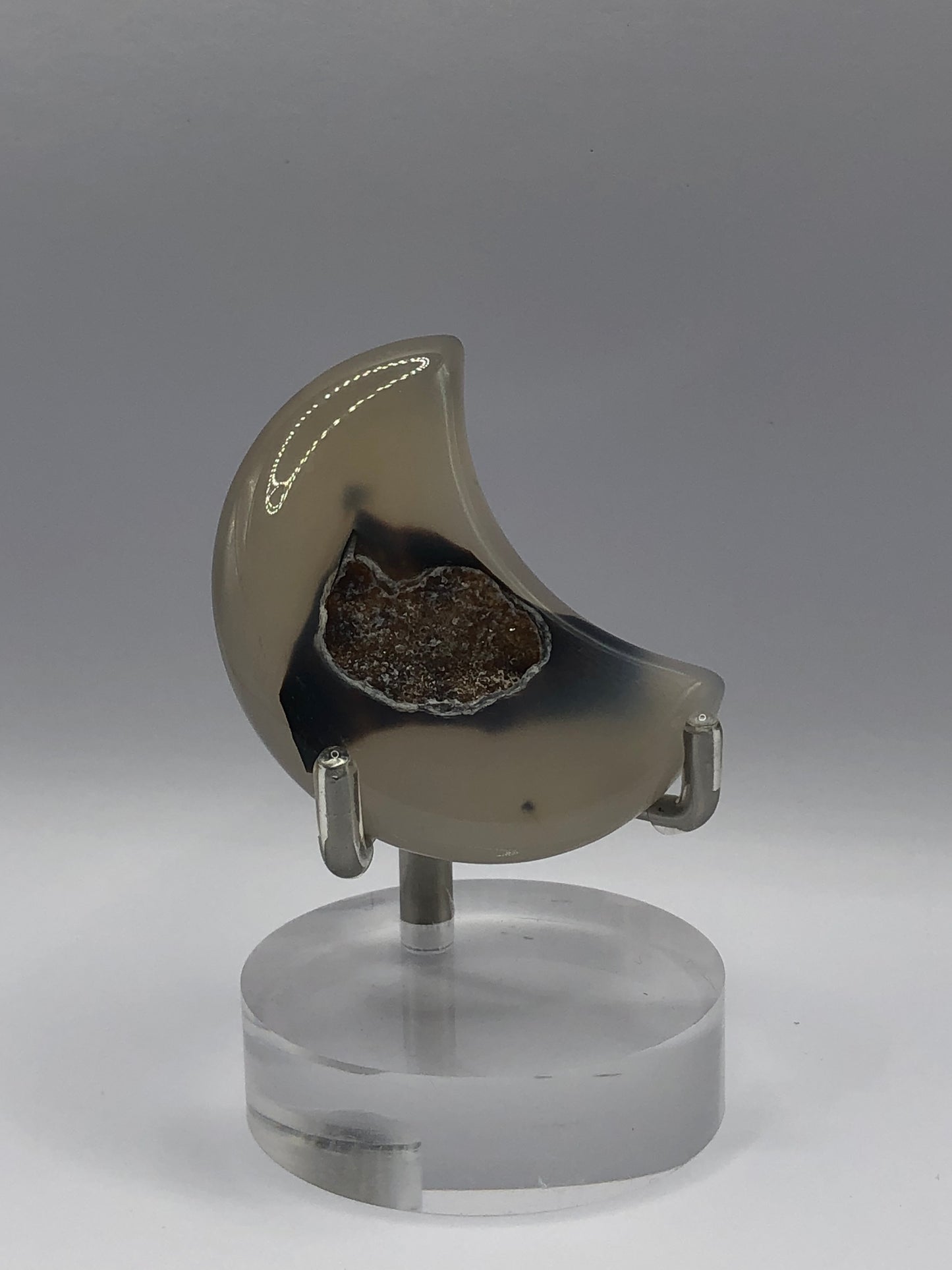 Agate Moon Carving (i)