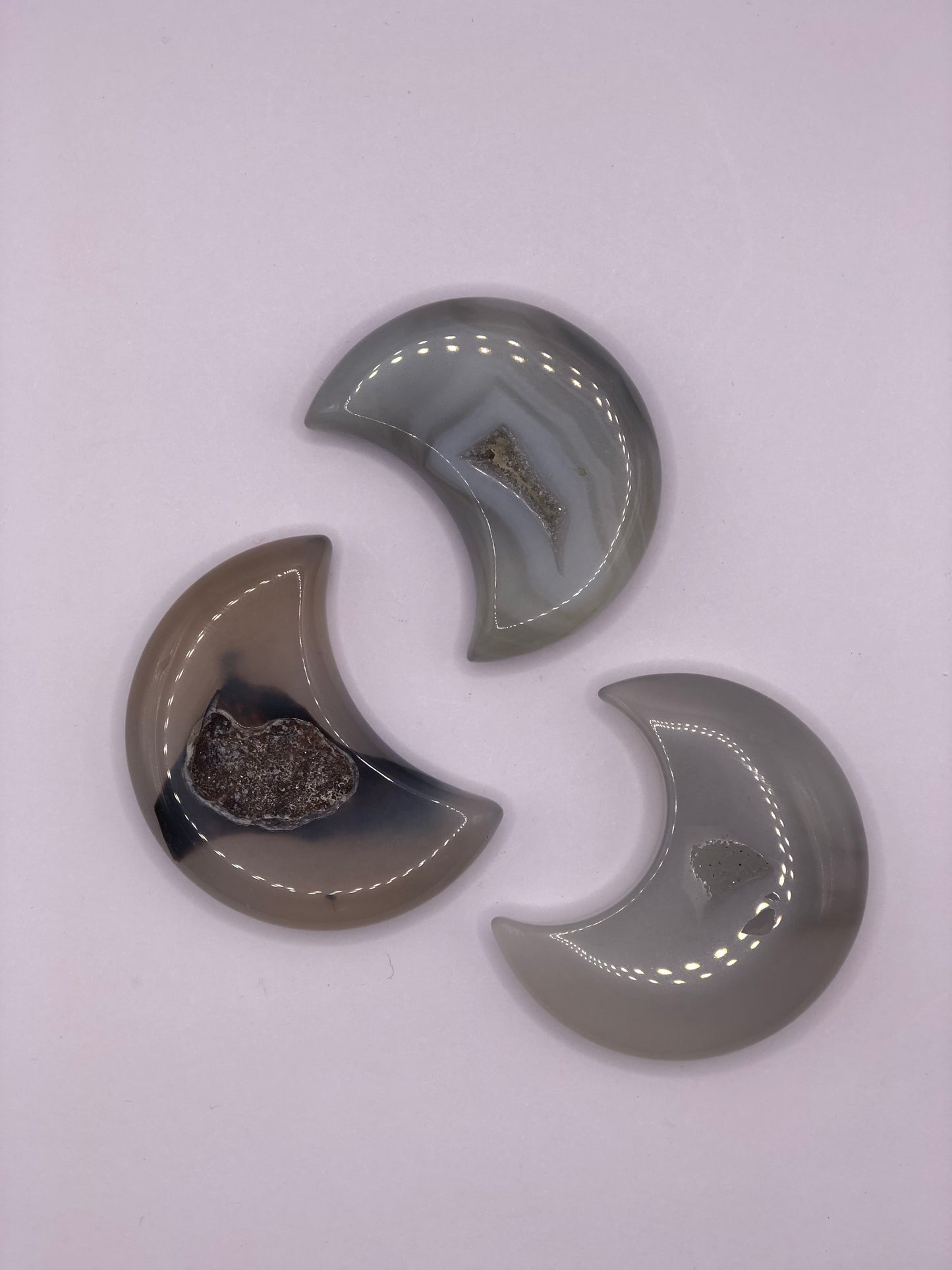 Agate Moon Carving (i)