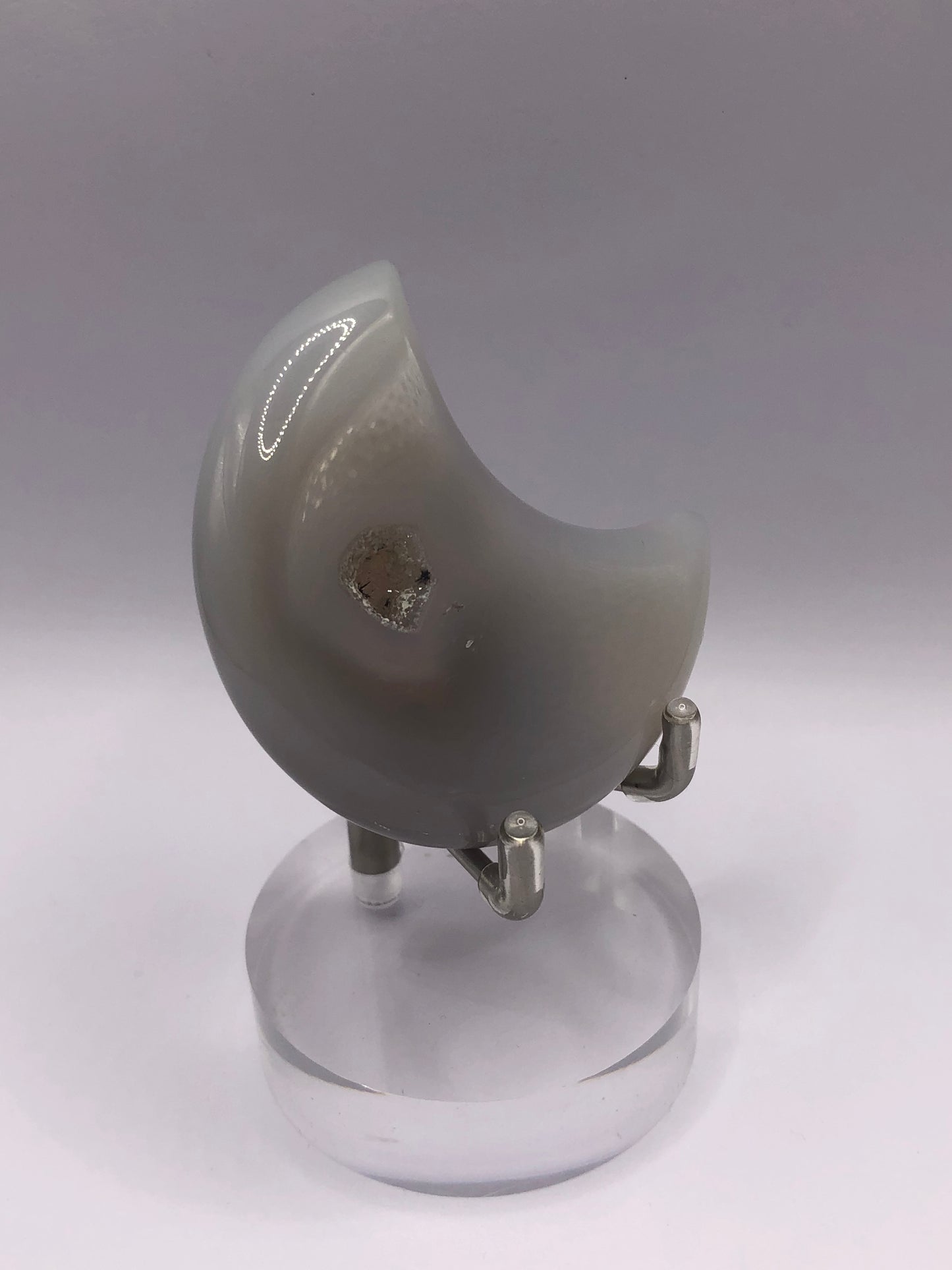 Agate Moon Carving (ii)
